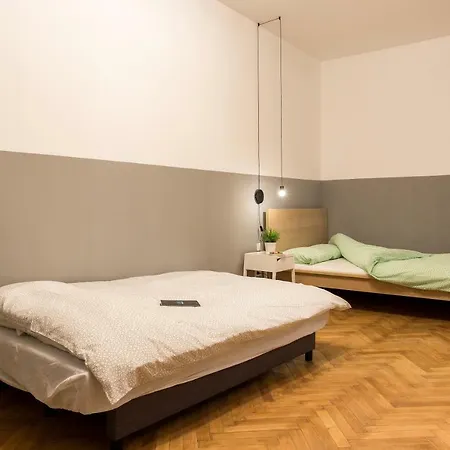 Old City Vintage Spacious Studio דירה